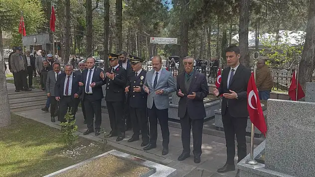 Şehit Erhan Yüksel Kabri Başında Anıldı