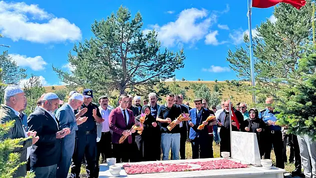 Şehit Jandarma Komando Er Murat Çökmez Mezarı Başında Anıldı
