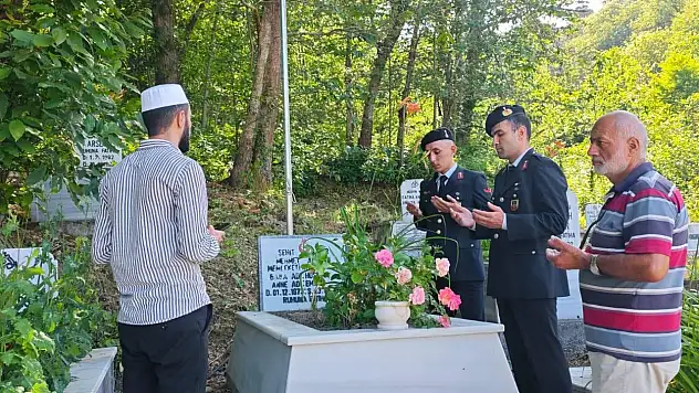 Şehit Mehmet Arslan Kabri Başında Dualarla Anıldı