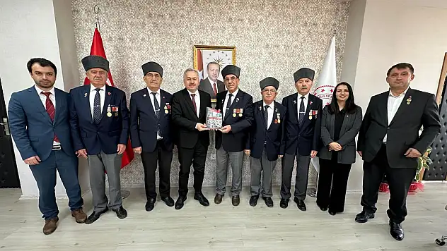 Şehit Yakınları Ve Gazilerden Anlamlı Ziyaret