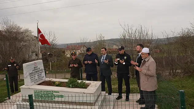 Şehitlerin Kabirleri Ziyaret Edildi