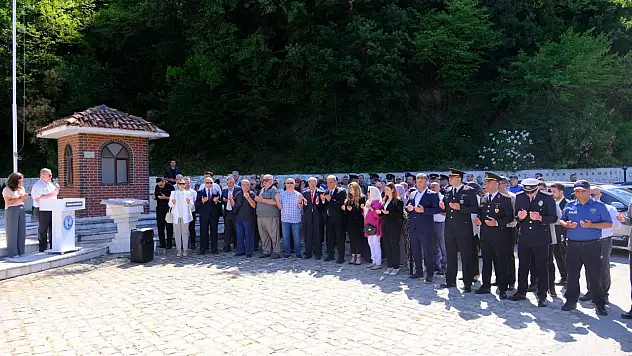 Şehitlerin Kabirleri Ziyaret Edildi