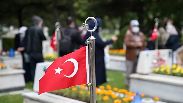 Şehitliklerin Temizliği Yapılacak