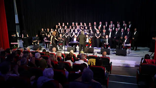 Şehr-i Dilara Türk Müziği Korosu Konser Verdi