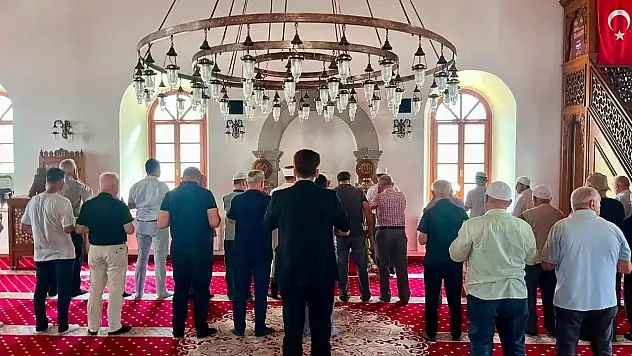 Sel felaketinde hayatını kaybedenler dualarla anıldı