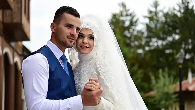 Şennur ve Muharrem dünya evine girdi