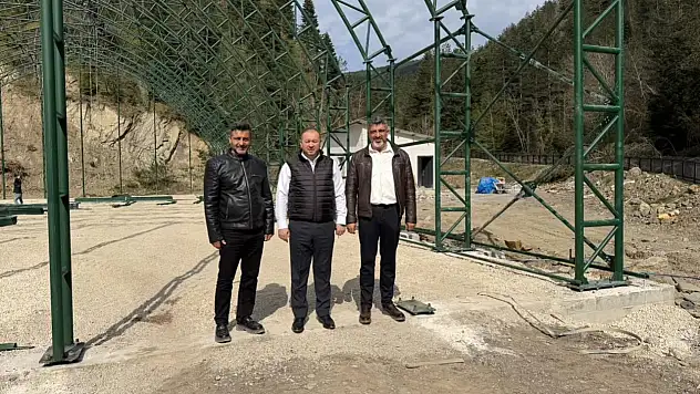 Şenpazar'da Kapalı Halı Saha Projesi Hızla İlerliyor