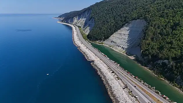 Seyahat Edenlere En Güzel Rotalardan Birini Sunuyor