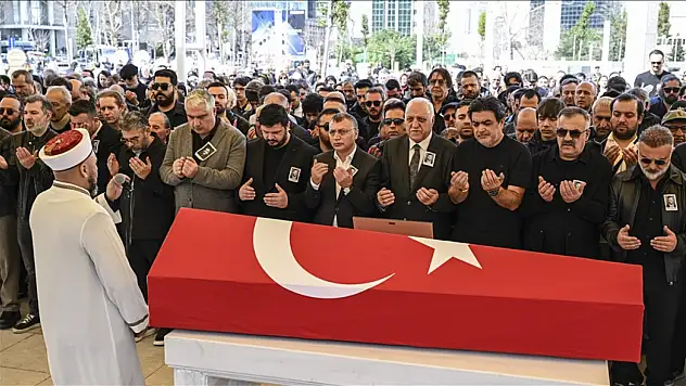 Şinasi Yurtsever İstanbul'da Son Yolculuğuna Uğurlandı