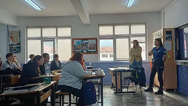Sinop Emniyeti'ne bağlı ekiplerden öğrencilere trafik eğitimi