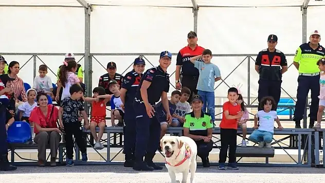 Sinop jandarması minik misafirlerini ağırladı