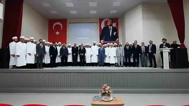 Sinop'ta 70 Din Görevlisine Cübbe Ve Sarık Giydirildi