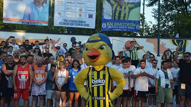 Sinop'ta 8. Berkay Akbaş Sokak Basketbolu Turnuvası Başladı