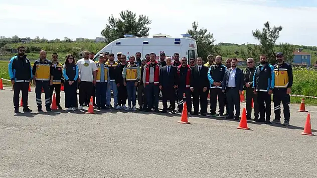 Sinop'ta Ambulans Sürücüleri Yeteneklerini Sergiledi