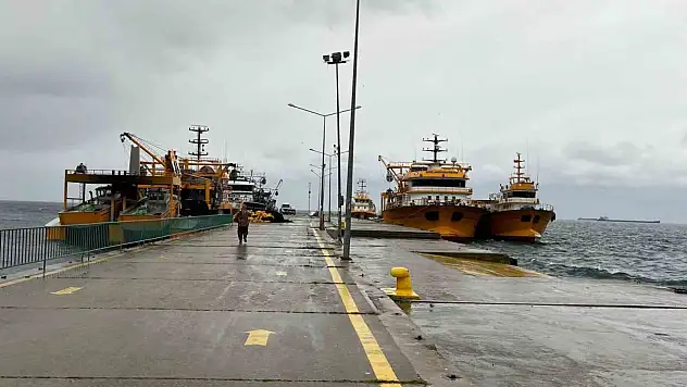 Balıkçı Gemileri Limana Sığındı