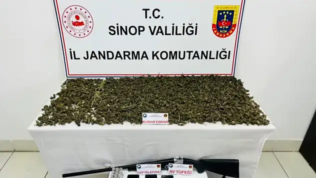 Sinop'ta Bin 689 Gram Kubar Esrar Maddesi Ele Geçirildi
