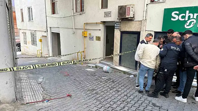 Çatıdan Düşerek Hayatını Kaybetti