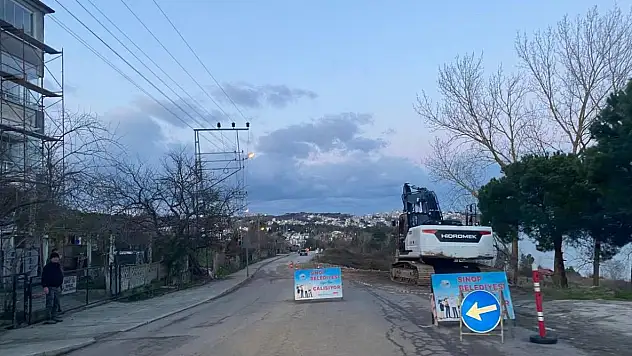 Çöken Yolda Onarım Çalışmaları Sürüyor