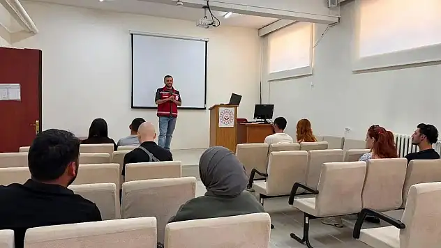 Sinop'ta evlilik kredisi alan çiftlere eğitim desteği