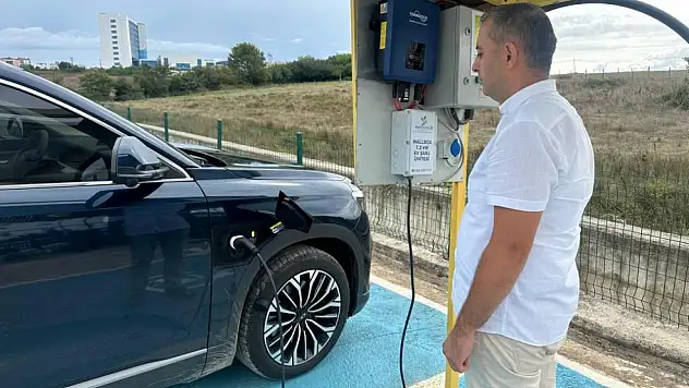 Sinop'ta Güneş Panellerinden Elektrikli Şarj İstasyonu