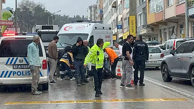 Sinop'ta Hafif Ticari Araç Yayaya Çarptı: 1 Yaralı