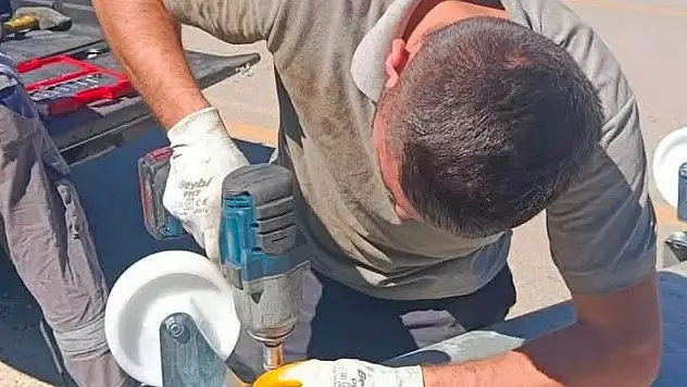Sinop'ta hasarlı çöp konteynerlerine yerinde onarım