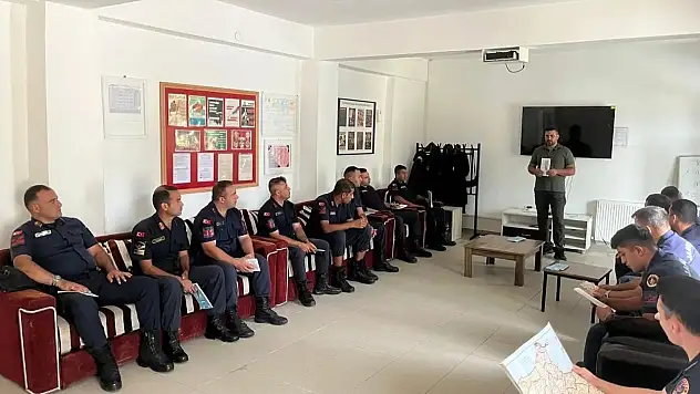 Sinop'ta jandarmaya Kara Avcılığı Kanunu eğitimi