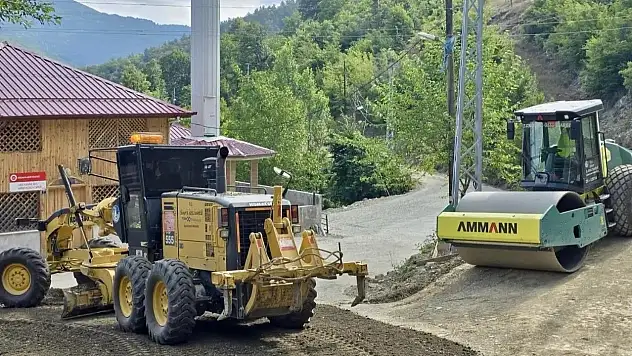 Sinop'ta köy yolları yenileniyor