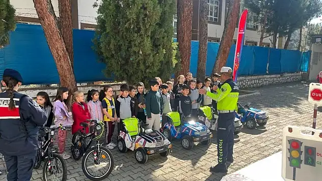Sinop'ta Minikler Trafiği Eğlenerek Öğrendi