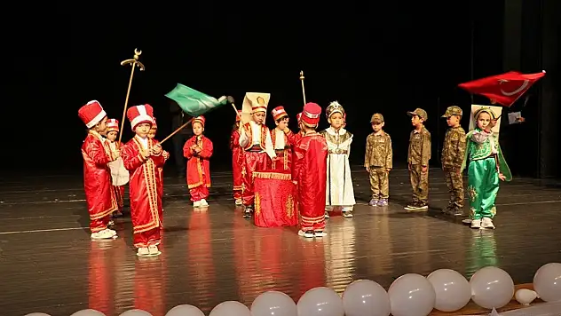 Sinop'ta Miniklerden Yıl Sonu Gösterisi