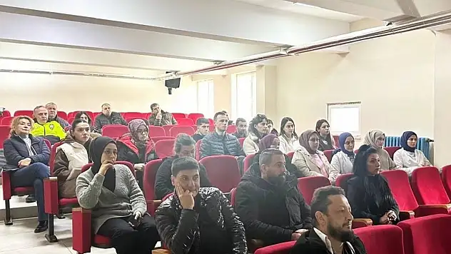 Sinop'ta Narkotik Ekiplerinden Velilere 'Zehir' Eğitimi