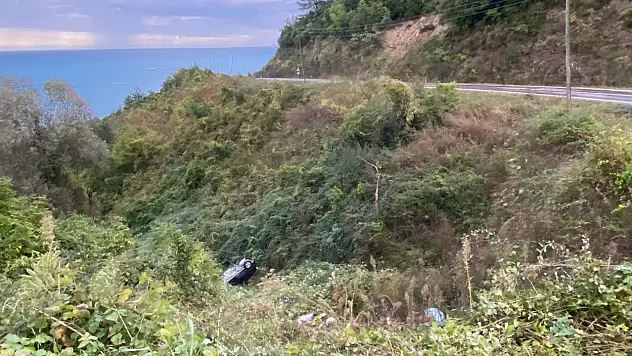 Sinop'ta otomobil 20 metreden uçtu: 3 yaralı