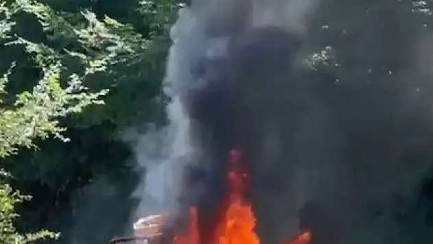 Sinop'ta Otomobil Alevlere Teslim Oldu