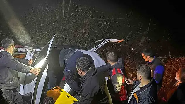 Sinop'ta otomobil uçuruma yuvarlandı: 7 yaralı