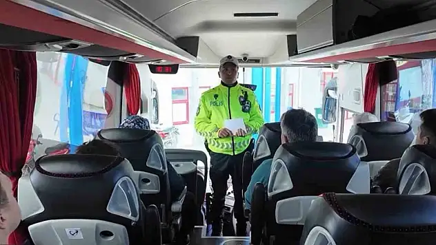 Sinop'ta Polisten Yolculara 'Kemer' Uyarısı