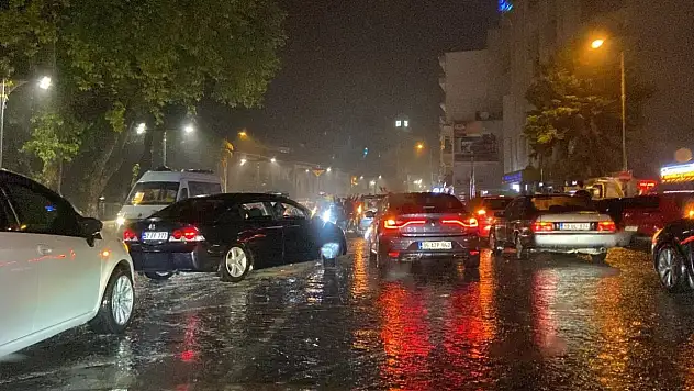 Sinop'ta sağanak sonrası su baskınları meydana geldi
