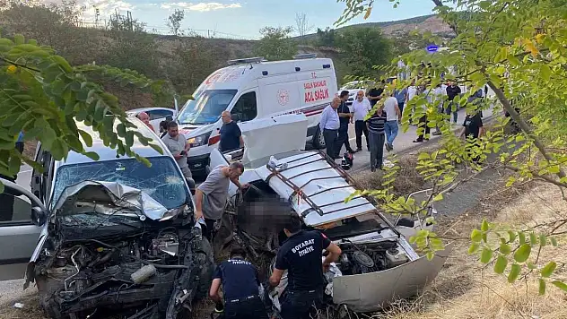 Sinop'ta trafik kazası: 1 ölü, 5 yaralı