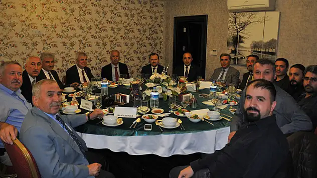 Siyaset, iş dünyası ve basın iftarda buluştu