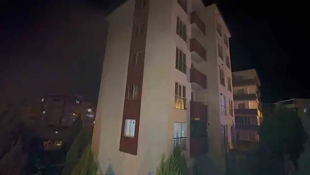 Şömine Yakarken Yangın Çıkardılar