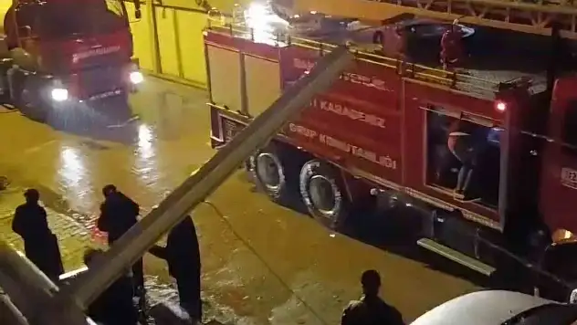 Şömineden Düşen Köz Çatıyı Yaktı