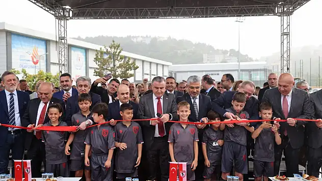 Spor Bakanı Bak, 'Sporcu üretip ihraç etmemiz lazım'