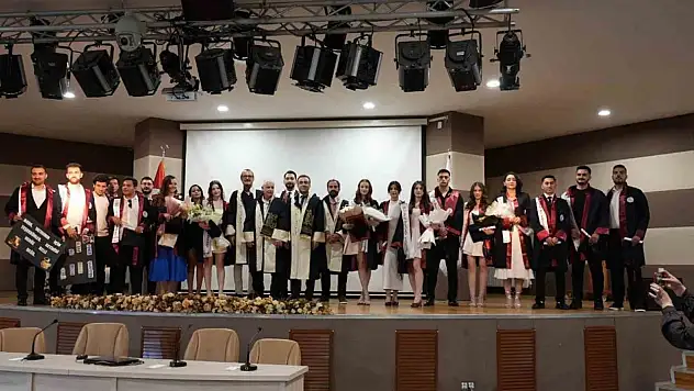 Sporun geleceğine yön verecek gençler diplomalarını aldı