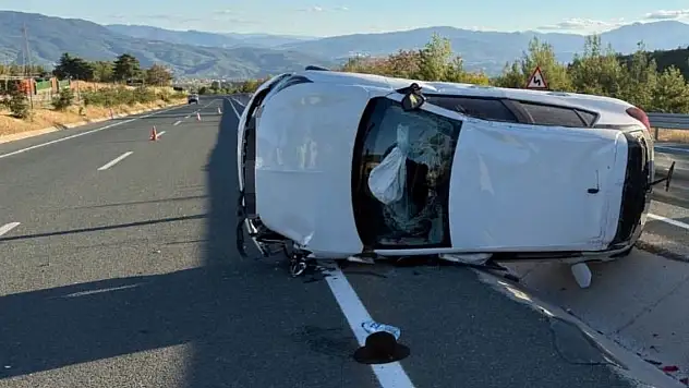 Su kanalına girerek takla atan otomobilin sürücüsü yaralandı