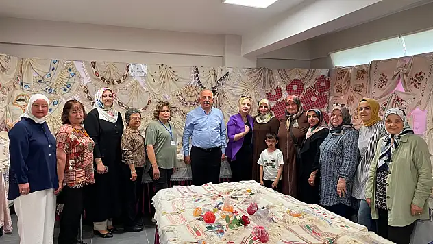 Süleyman Yazkan'dan Halk Eğitim Merkezi Yıl Sonu Sergisine Ziyaret