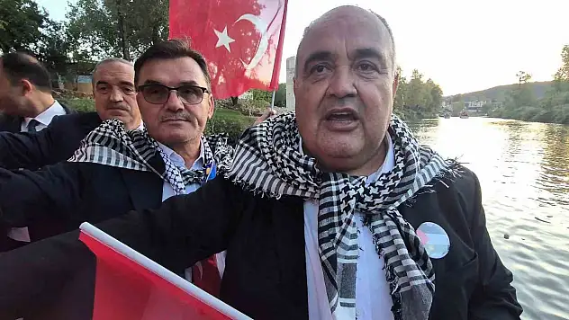 Filistin'e Destek İçin Teknelerle Bartın Irmağı'na Açıldılar