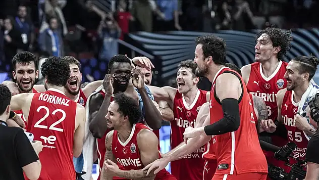 Süper Lig kulüpleri, A Milli Basketbol Takımı'nı Kutladı