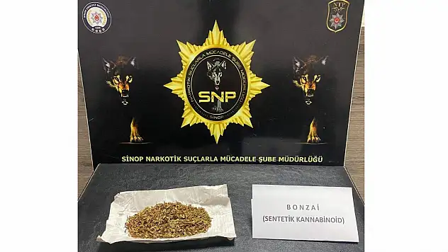 Şüpheli araçtan uyuşturucu çıktı