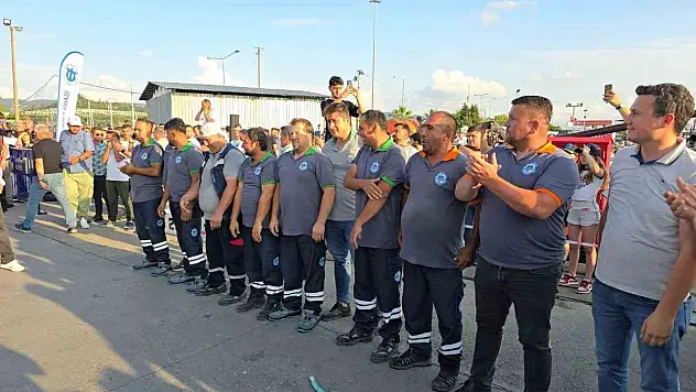 Süpürgeyi Bıraktılar, Halatı Tuttular