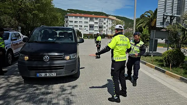 Sürücüler Tek Tek Durduruldu