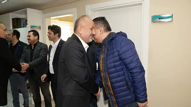 Tahsin Babaş'tan Eğitim Bir-Sen'e Ziyaret